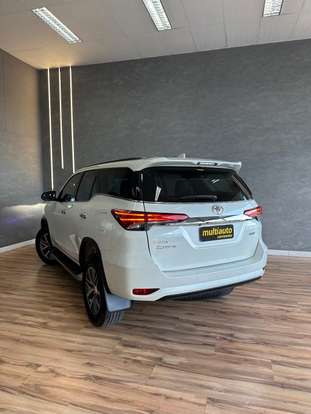 TOYOTA-HILUX SW4-2019