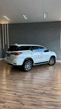 TOYOTA-HILUX SW4-2019