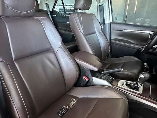 TOYOTA-HILUX SW4-2.8 SRX 4X4 16V TURBO INTERCOOLER DIESEL 4P AUTOMÁTICO TOYOTA-HILUX SW4-2019