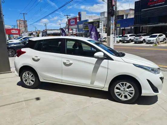 TOYOTA-YARIS-1.3 16V FLEX XL PLUS TECH MULTIDRIVE TOYOTA-YARIS-2018