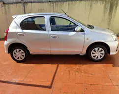 TOYOTA ETIOS 1.3 X 16V FLEX 4P AUTOMÁTICO TOYOTA ETIOS 1.3 X 16V FLEX 4P AUTOMÁTICO