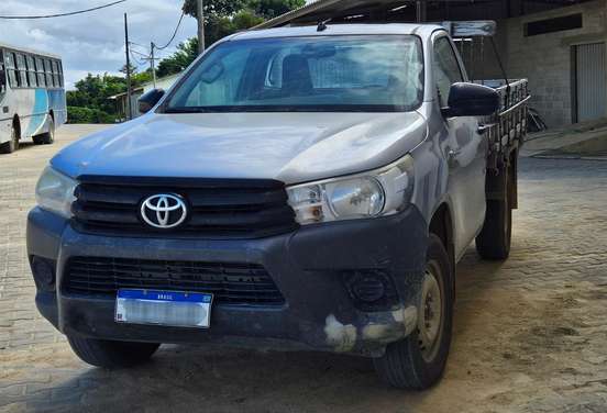 TOYOTA-HILUX-2016