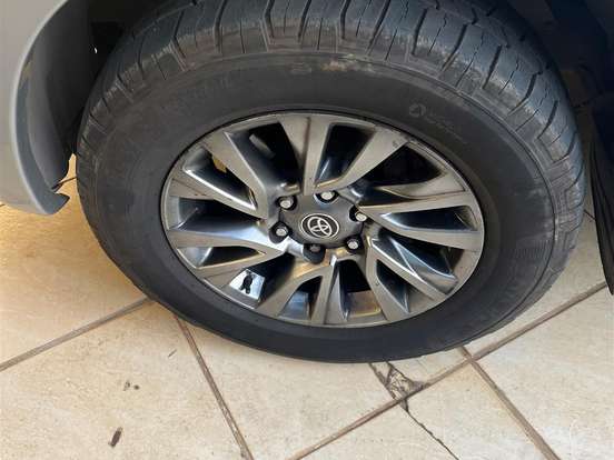 TOYOTA-HILUX-3.0 SRV TOP 4X4 CD 16V TURBO INTERCOOLER DIESEL 4P AUTOMÁTICO TOYOTA-HILUX-2015