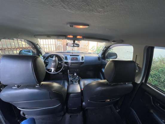 TOYOTA-HILUX-2015