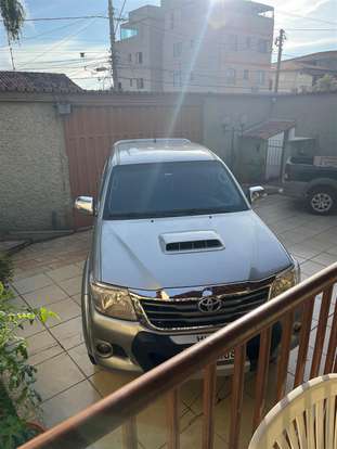 TOYOTA-HILUX-2015