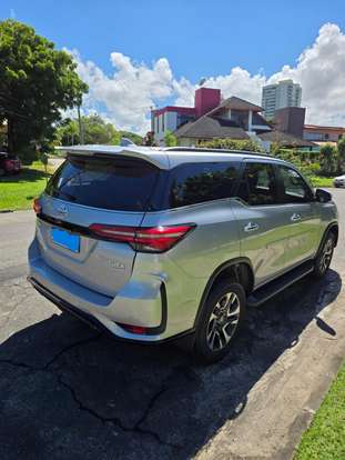 TOYOTA-HILUX SW4-2025