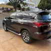 TOYOTA HILUX SW4 2.8 SRX 4X4 7 LUGARES 16V TURBO INTERCOOLER DIESEL 4P AUTOMÁTICO TOYOTA HILUX SW4 2.8 SRX 4X4 7 LUGARES 16V TURBO INTERCOOLER DIESEL 4P AUTOMÁTICO