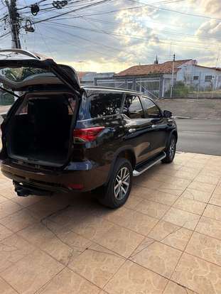 TOYOTA-HILUX SW4-2.8 SRX 4X4 7 LUGARES 16V TURBO INTERCOOLER DIESEL 4P AUTOMÁTICO TOYOTA-HILUX SW4-2018