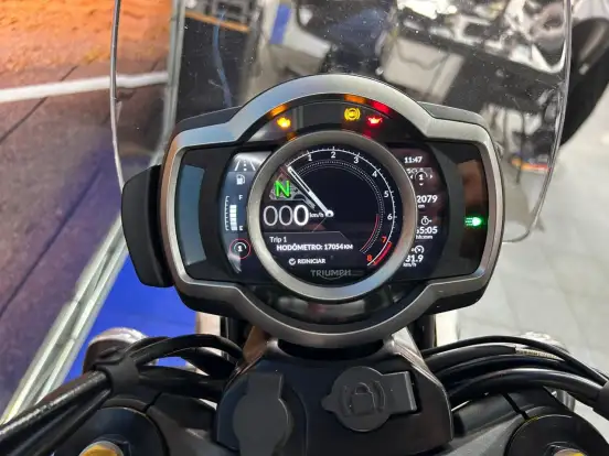 TRIUMPH-SCRAMBLER 1200 XE-2019