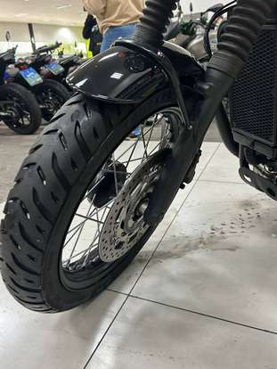 TRIUMPH-BONNEVILLE T100 BLACK 900-2020