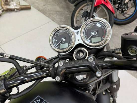 TRIUMPH-BONNEVILLE T120 BLACK 1200 TRIUMPH-BONNEVILLE T120 BLACK 1200-2021