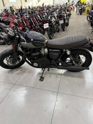 TRIUMPH-BONNEVILLE T120 BLACK 1200-2021