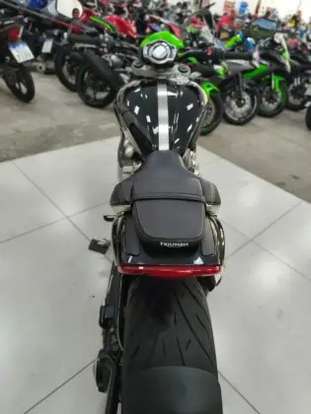 TRIUMPH-ROCKET III R-2020