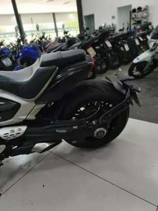 TRIUMPH-ROCKET III R-2020