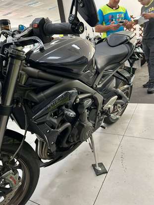 TRIUMPH-STREET TRIPLE 765 RS-2023