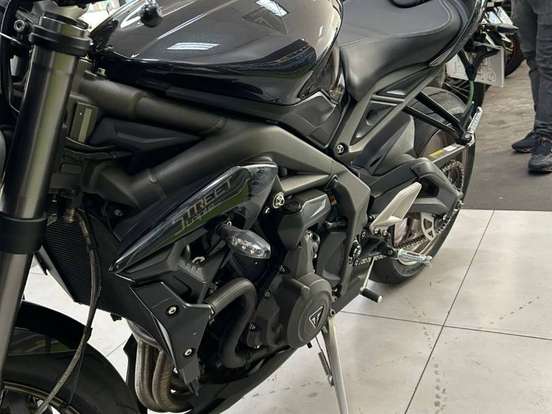 TRIUMPH-STREET TRIPLE 765 RS TRIUMPH-STREET TRIPLE 765 RS-2023