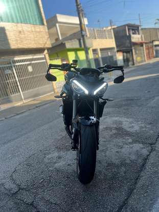 TRIUMPH-STREET TRIPLE 765 RS-2024