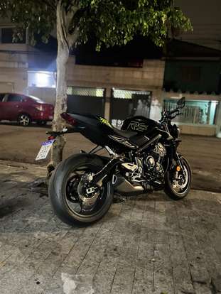 TRIUMPH-STREET TRIPLE 765 RS-2024