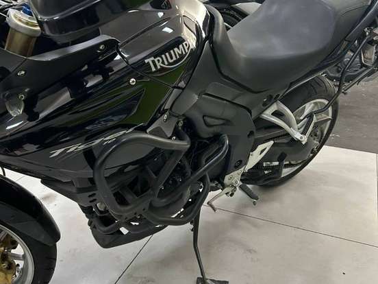 TRIUMPH-TIGER 1050 TRIUMPH-TIGER 1050-2009
