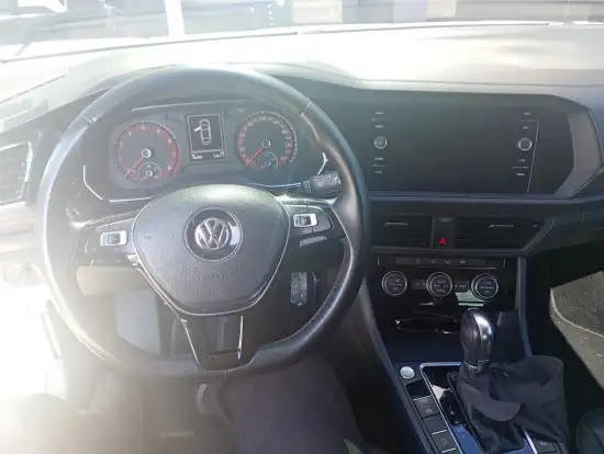 VOLKSWAGEN-JETTA-2018