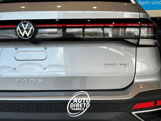 VOLKSWAGEN-TAOS-2026