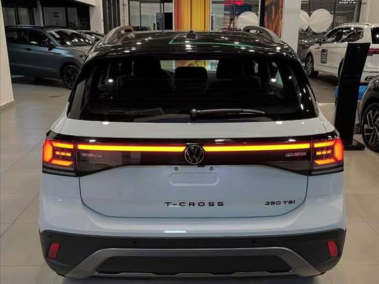 VOLKSWAGEN-T-CROSS-1.4 250 TSI TOTAL FLEX EXTREME AUTOMÁTICO VOLKSWAGEN-T-CROSS-2025