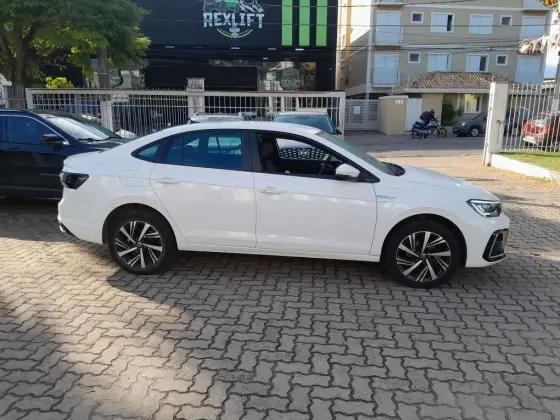 VOLKSWAGEN VIRTUS 1.0 200 TSI HIGHLINE AUTOMÁTICO VOLKSWAGEN VIRTUS 1.0 200 TSI HIGHLINE AUTOMÁTICO