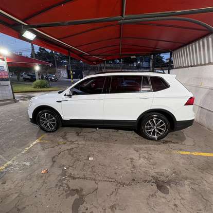 VOLKSWAGEN-TIGUAN-2018