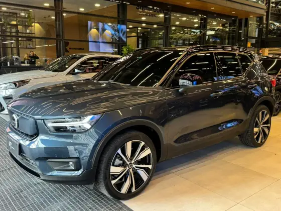 VOLVO XC40 P8 RECHARGE ELECTRIC BEV PURE AWD VOLVO XC40 P8 RECHARGE ELECTRIC BEV PURE AWD