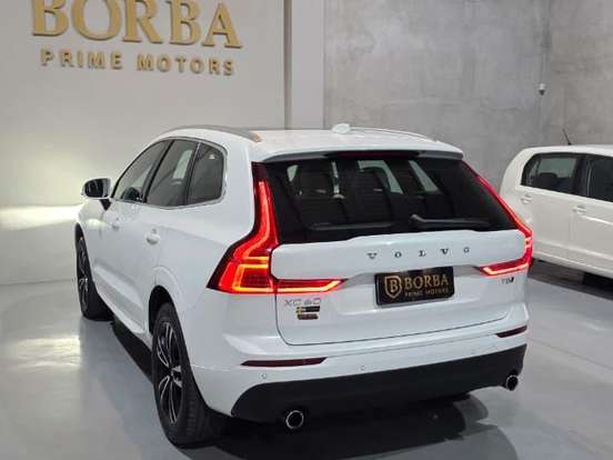 VOLVO-XC60-2.0 T5 GASOLINA MOMENTUM AWD GEARTRONIC VOLVO-XC60-2018