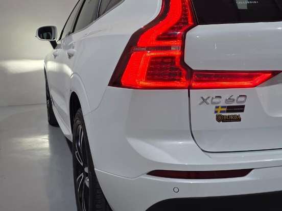 VOLVO-XC60-2.0 T5 GASOLINA MOMENTUM AWD GEARTRONIC VOLVO-XC60-2018