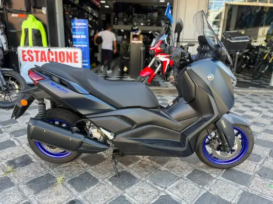 YAMAHA XMAX 250 CONNECTED ABS YAMAHA XMAX 250 CONNECTED ABS