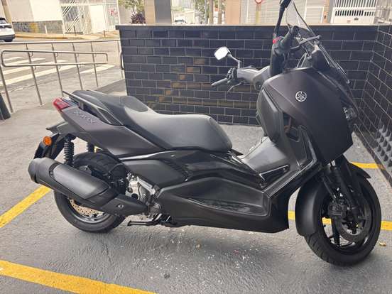 YAMAHA-XMAX 300 CONNECTED ABS YAMAHA-XMAX 300 CONNECTED ABS-2025