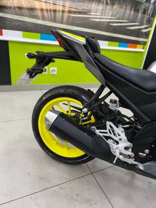 YAMAHA-YZF R15-2024