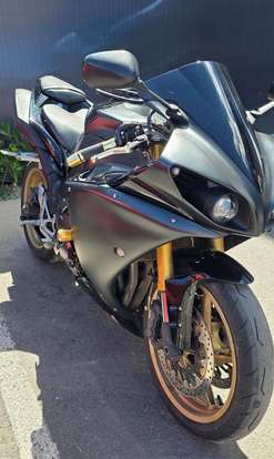 YAMAHA-YZF R1-2010
