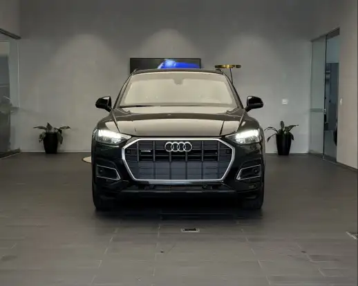 AUDI-Q5-2022