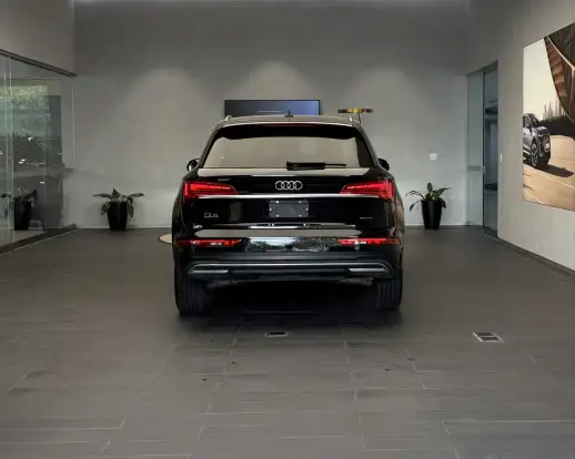 AUDI-Q5-2022