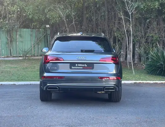 AUDI-Q5-2024