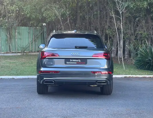 AUDI-Q5-2024