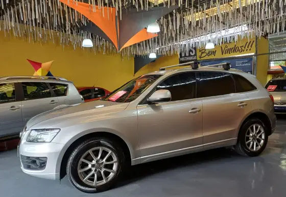 AUDI Q5 2.0 TFSI ATTRACTION 16V 211CV GASOLINA 4P AUTOMÁTICO AUDI Q5 2.0 TFSI ATTRACTION 16V 211CV GASOLINA 4P AUTOMÁTICO