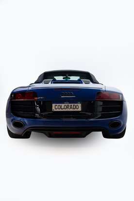 AUDI-R8-2011