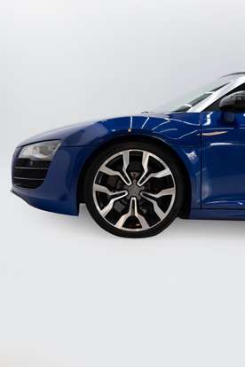 AUDI-R8-2011