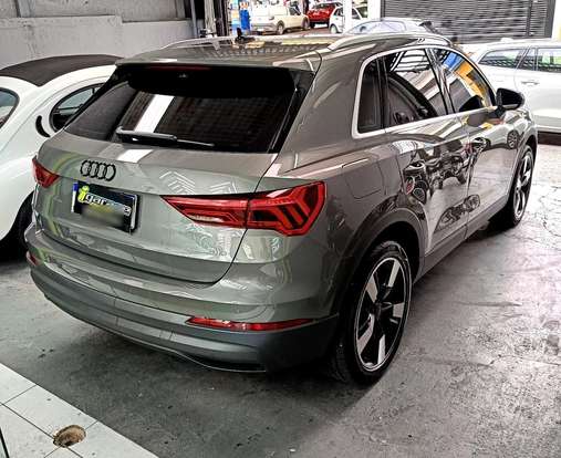 AUDI-Q3-2020