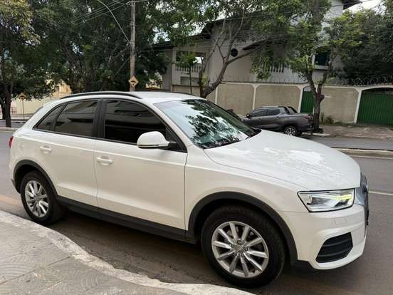 AUDI-Q3-2015