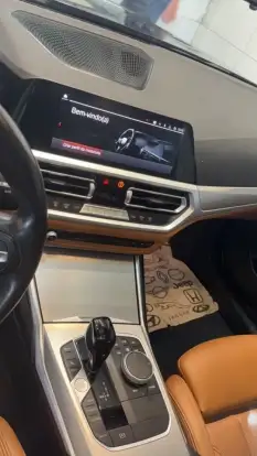 BMW-320i-2022