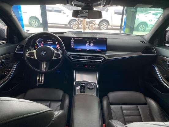 BMW-320i-2022