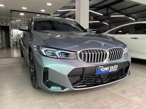 BMW-320i-2022