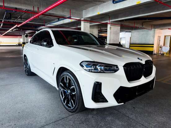 BMW-X4-2022