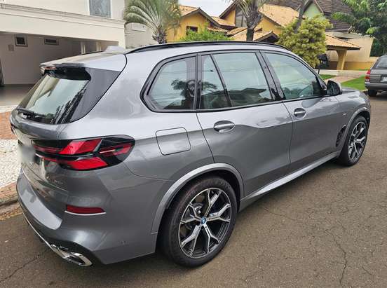 BMW-X5-2025