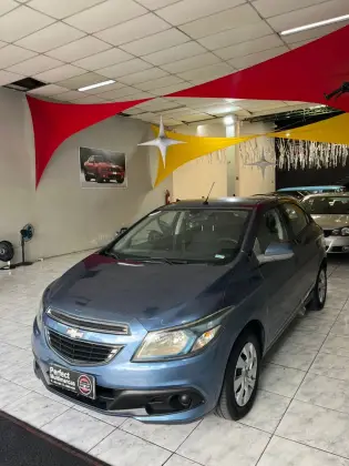 CHEVROLET ONIX 1.4 MPFI LT 8V FLEX 4P AUTOMÁTICO CHEVROLET ONIX 1.4 MPFI LT 8V FLEX 4P AUTOMÁTICO